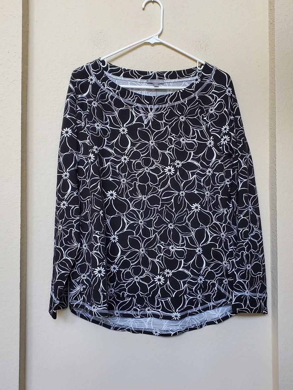 Talbots Black Long-Sleeve Top with White Floral Outline. Size Medium. NWT